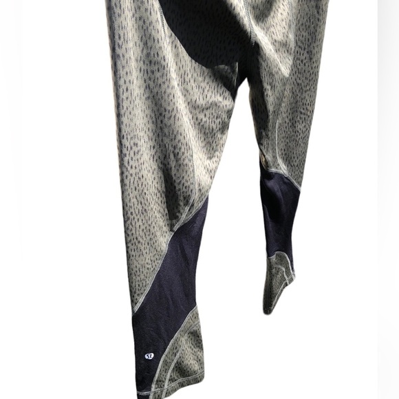 Lululemon Athletica 6 Pace Rival Crop Black  & Army Green Spotted Yoga P… - Picture 8 of 9